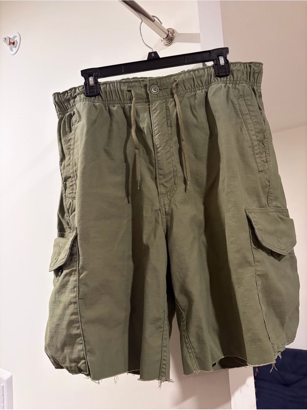 Levi’s baggy olive cargo shorts